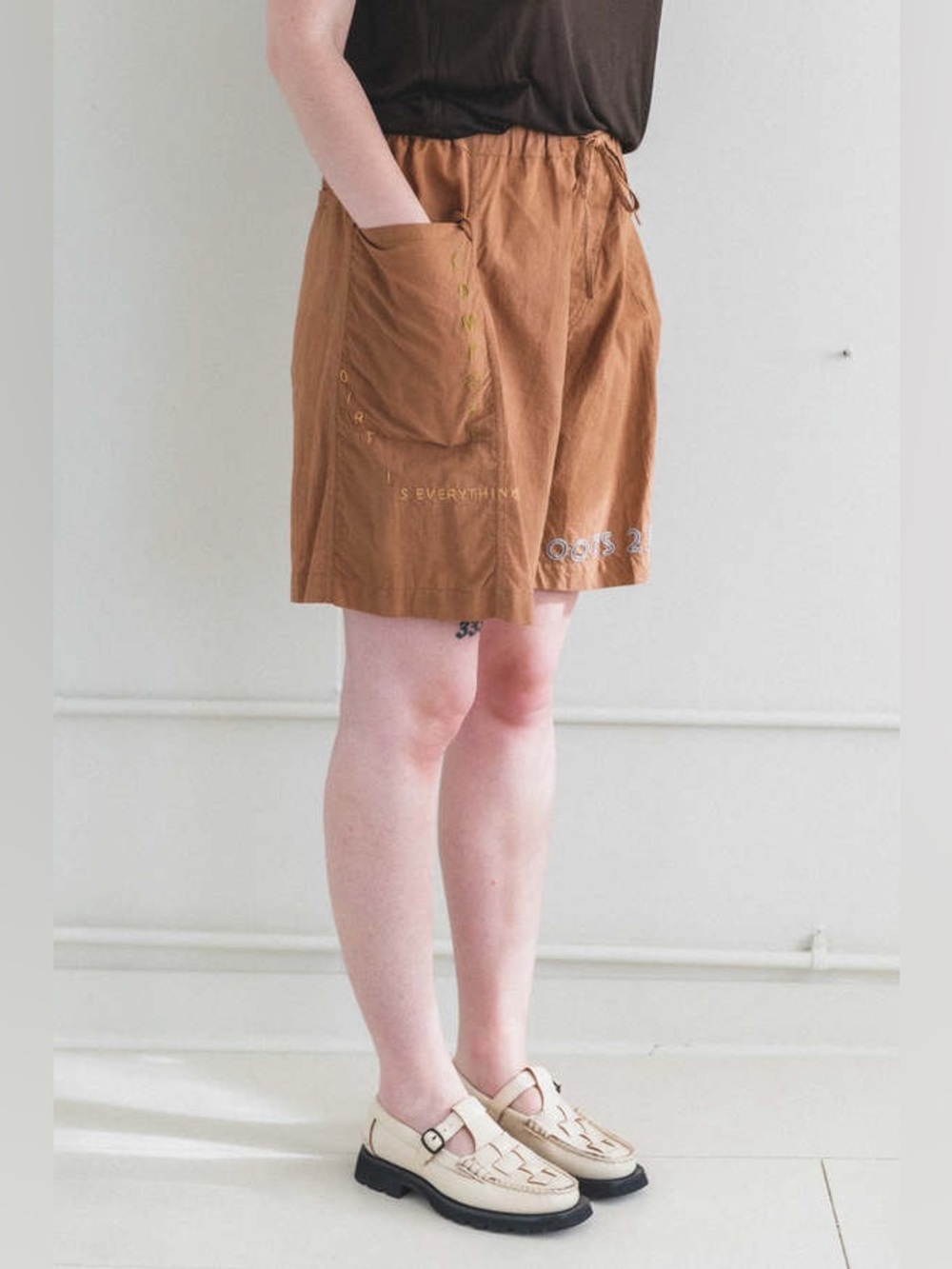 Story Mfg. Onda Shorts Ground Hugger Brown Hand Embroidered Unisex Cotton